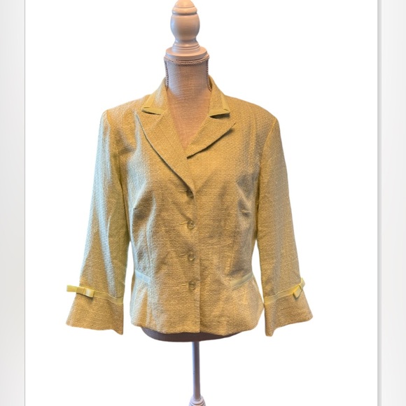 Blazer - Picture 1 of 4